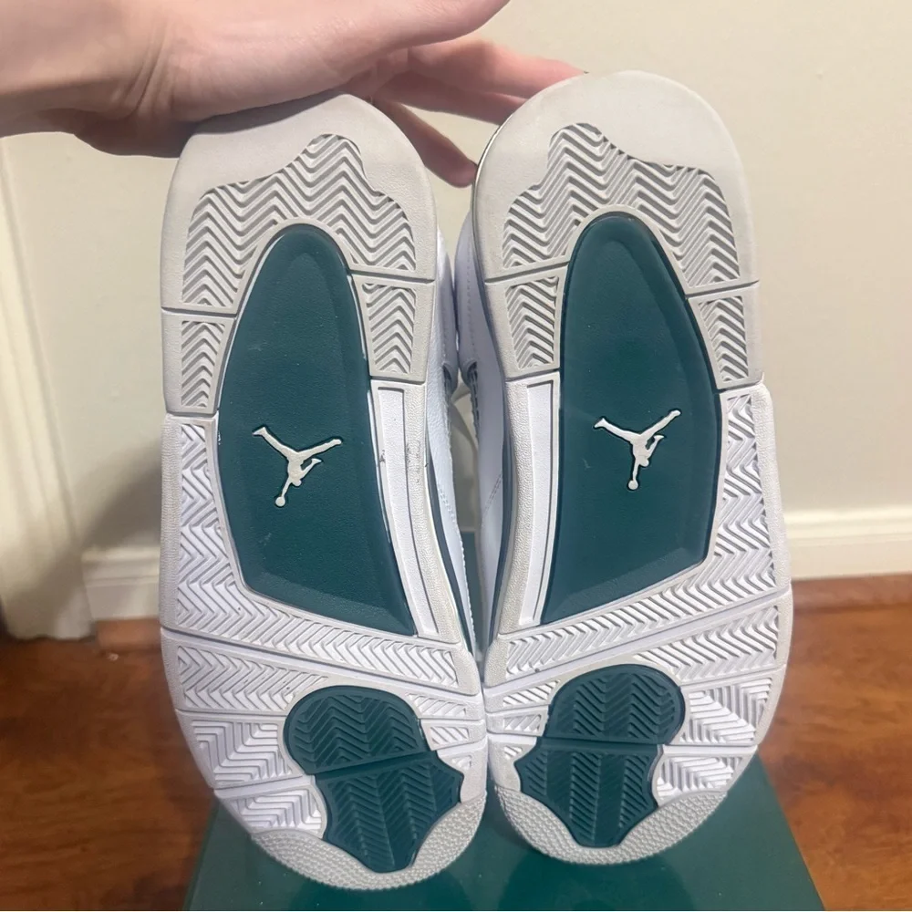 Air Jordan 4 Retro White/Oxidized Green Like New With Box Size 11 FQ8138-103